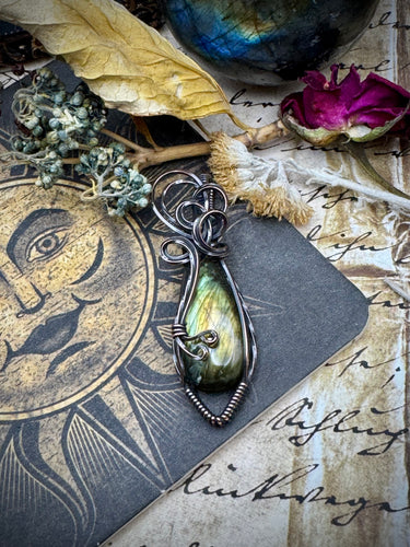 Labradorite in Copper