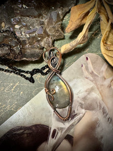 Labradorite in Copper